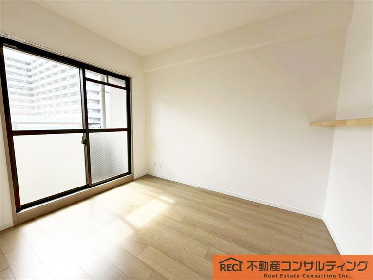 甲南グランヴェルジュ灘の洋室