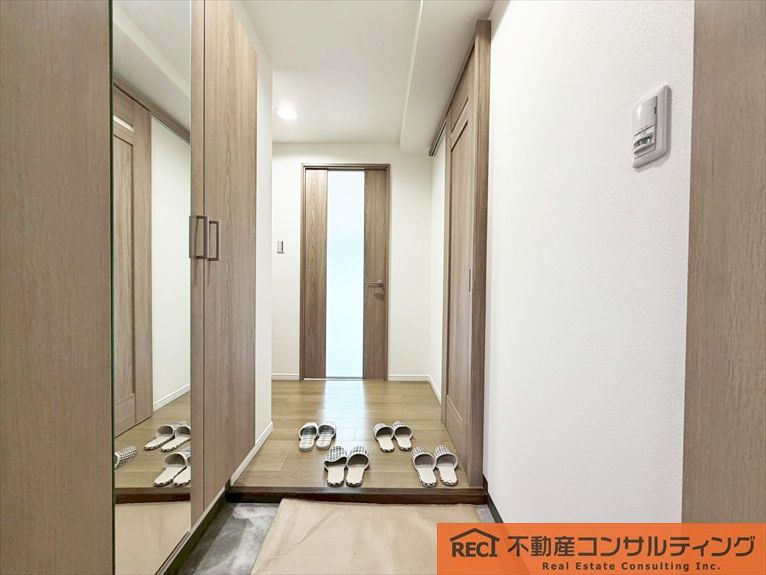 甲南グランヴェルジュ灘の玄関