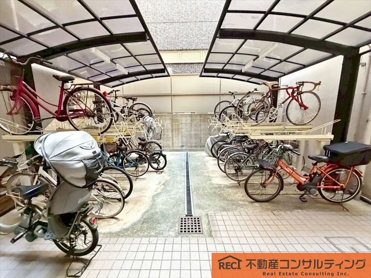 甲南グランヴェルジュ灘の駐輪場