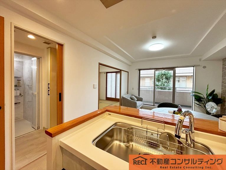 ロイヤルグラン夙川の洋室