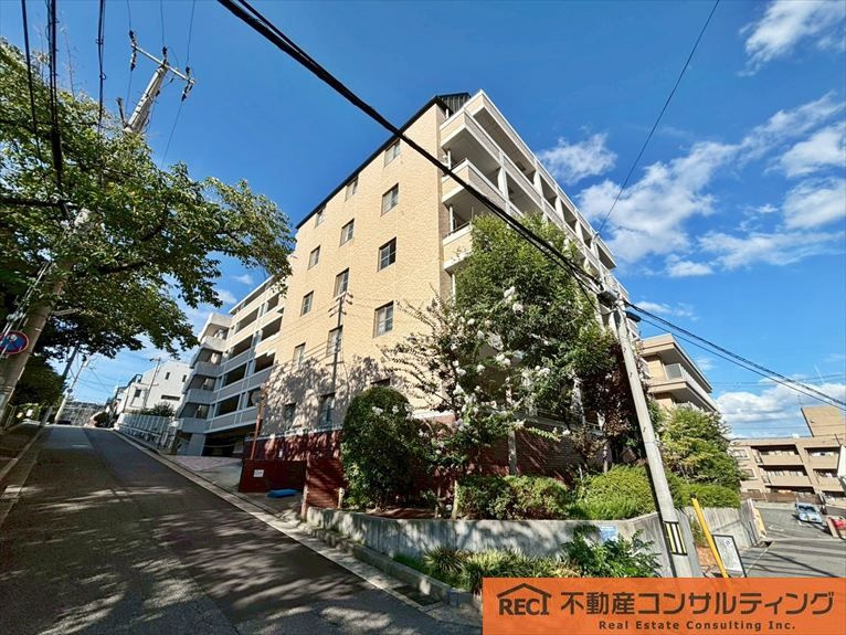 ロイヤルグラン夙川の外観