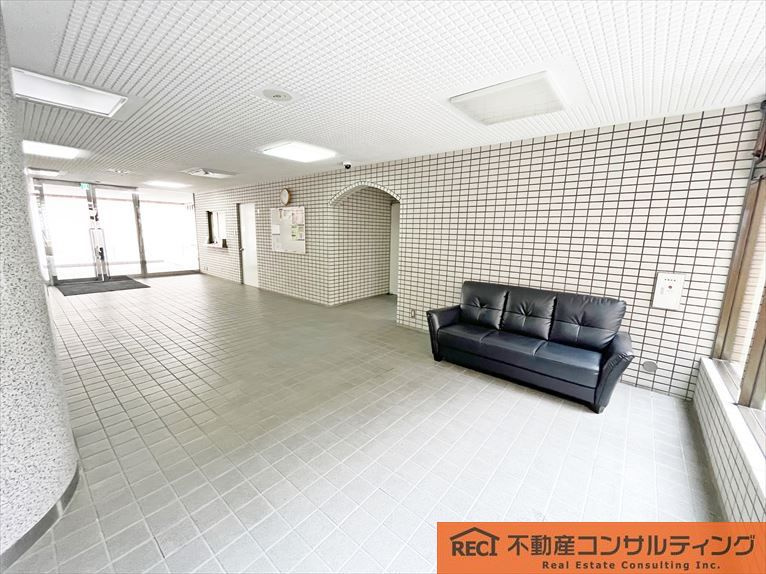 ハイマート東灘のエントランス