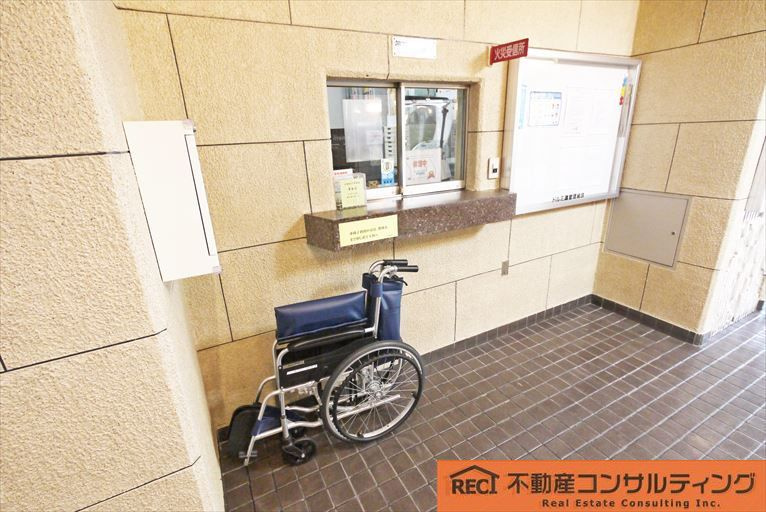 ドルミ灘C棟のエントランス