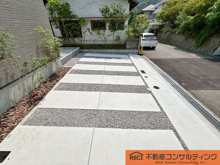 神戸市東灘区渦森台4丁目　新築戸建の駐車場