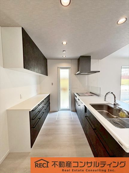 神戸市東灘区渦森台4丁目　新築戸建のキッチン|太陽光＆エネファーム