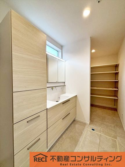 神戸市東灘区渦森台4丁目　新築戸建の独立洗面台