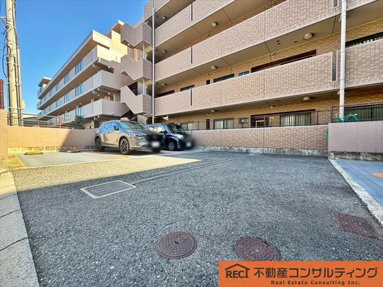 ダイアパレス東灘深江本町の駐車場