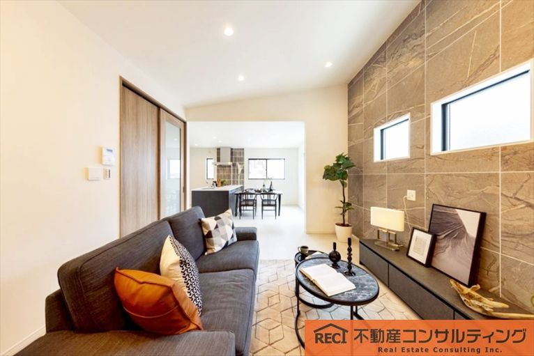 神戸市灘区高尾通1丁目　新築戸建の居間・リビング