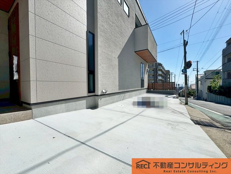 神戸市灘区高尾通1丁目　新築戸建の駐車場