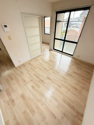 ロザリエ松木の居間・リビング