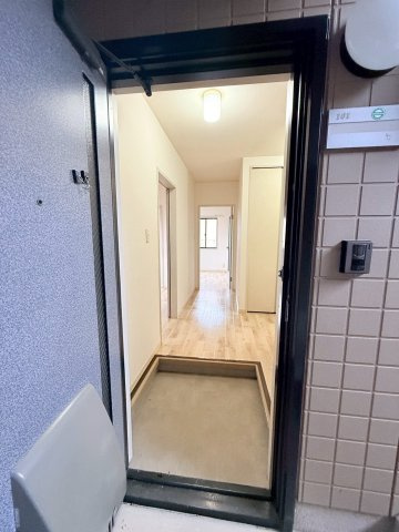 ロザリエ松木の玄関