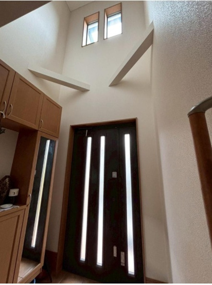 【玄関】 | 「吹き抜け玄関」は外出・帰宅の際に気分も上がります◎