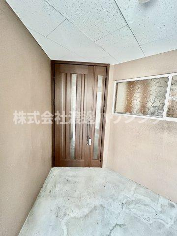 駒川テラスハウスのエントランス