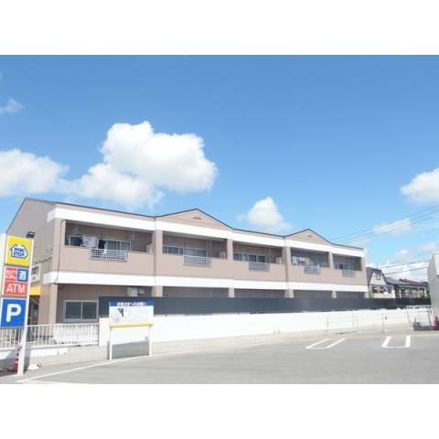 ハイツ岡西の外観