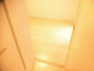 Delphi（デルフィ）の内装|洋室へ～