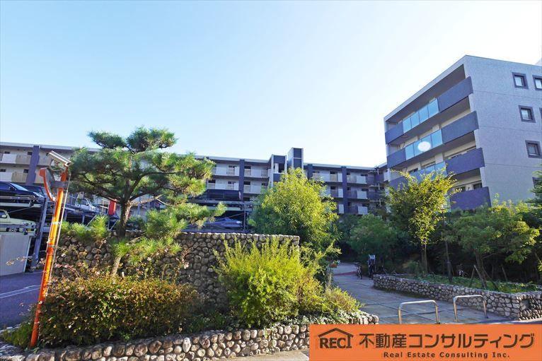 グランベース芦屋川ロジュマンの外観