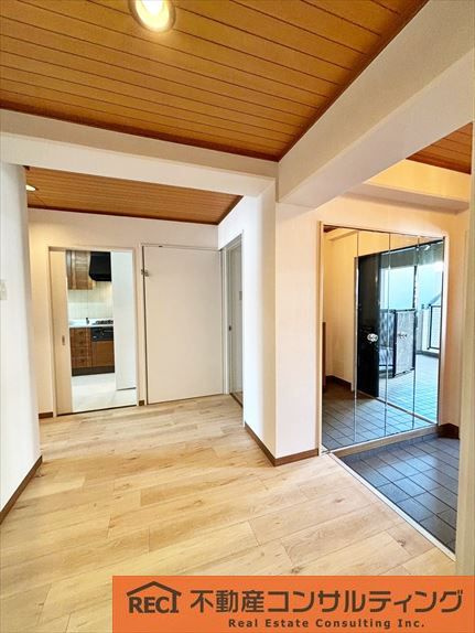 白鷹甲子園マンションの洋室