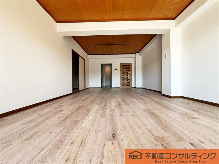 白鷹甲子園マンションの居間・リビング|鳴尾小学校まで徒歩5分で通学も安心