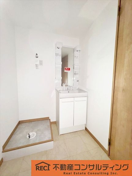 コボリマンション夙川老松台D棟の独立洗面台