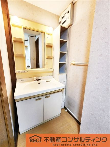 神戸市灘区天城通2丁目　中古戸建の独立洗面台