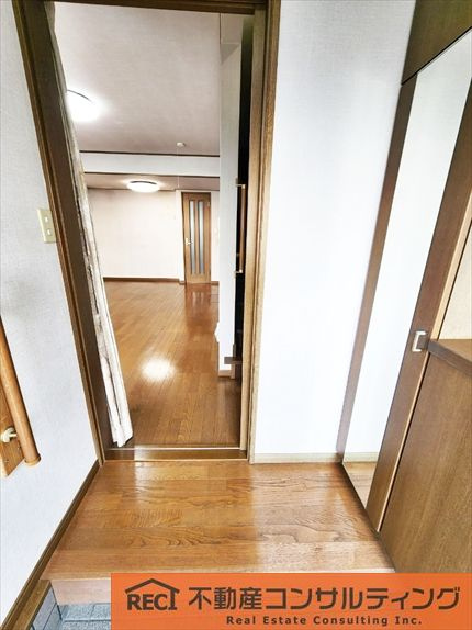 神戸市灘区天城通2丁目　中古戸建の玄関