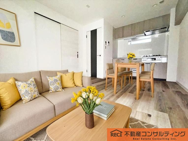 グレイスハイツ本山南町の居間・リビング|阪神深江駅徒歩11分！