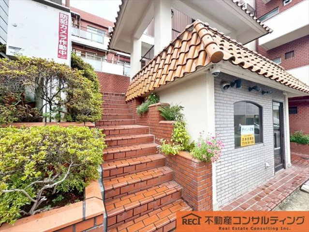 グレイスハイツ本山南町のエントランス