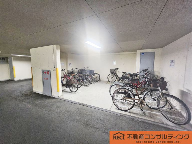 ステイツ六甲道フラッツの駐輪場