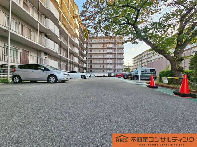 武庫川ニュースカイハイツの駐車場