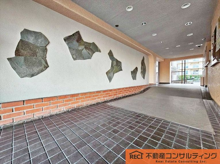 武庫川ニュースカイハイツのエントランス