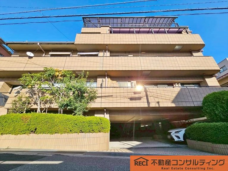甲南ヴェルシティ六甲の外観