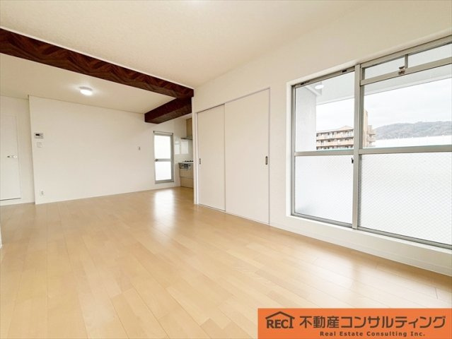 サンシャイン西芦屋の洋室