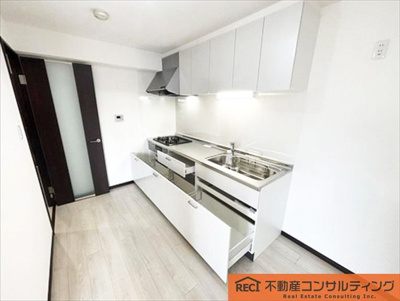 【キッチン】 | ライオンズマンション御影 | リノベーション済の綺麗な室内