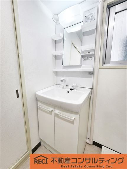 セリーヌ本山の独立洗面台