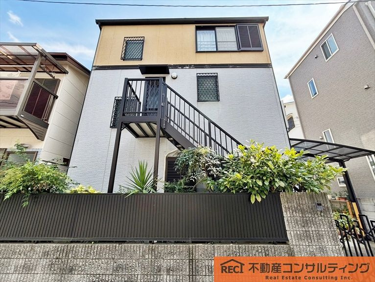 西宮市能登町　中古戸建の駐車場