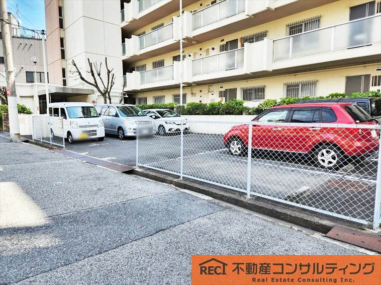 シーサイドコーポラス西宮の駐車場