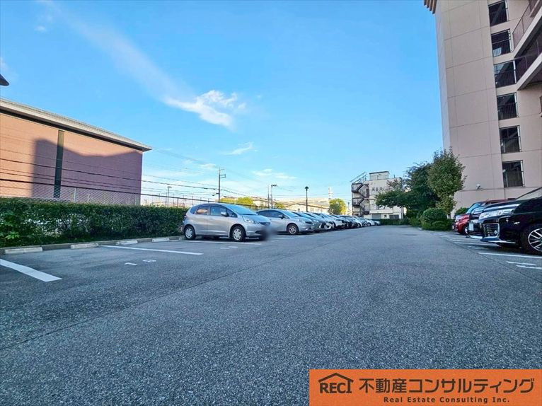 武庫川サニーハイツの駐車場