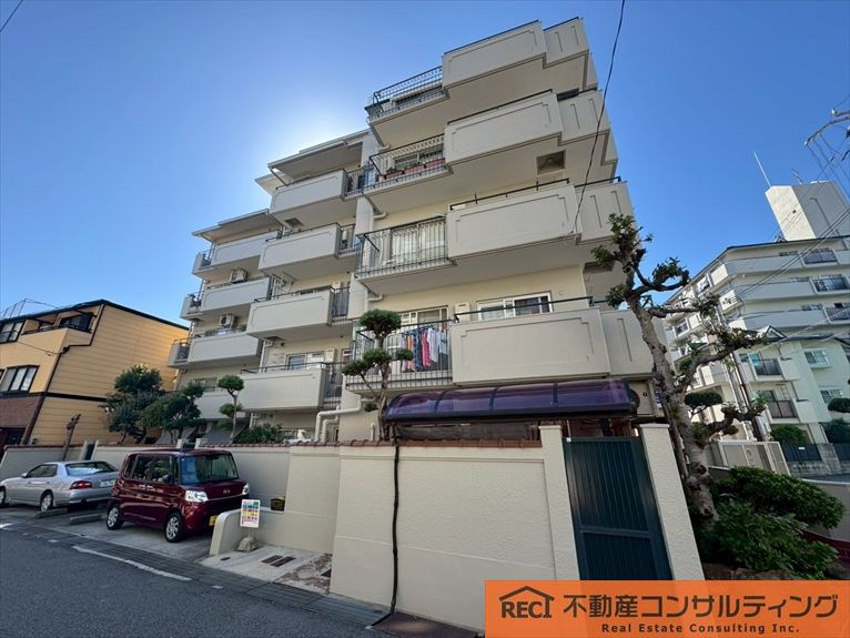 モンラヴィ青木2番館の外観