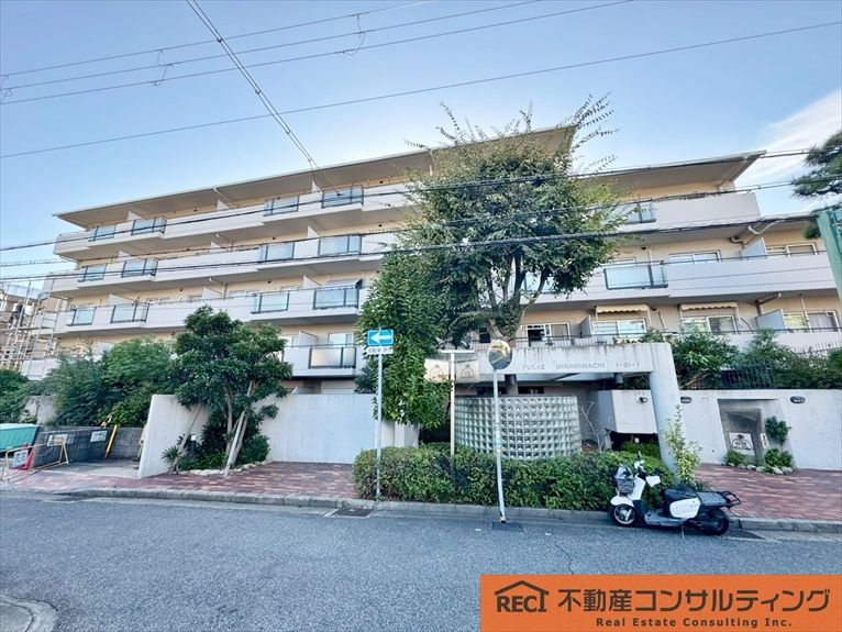 カネボウ芦屋アーバンプラザの外観