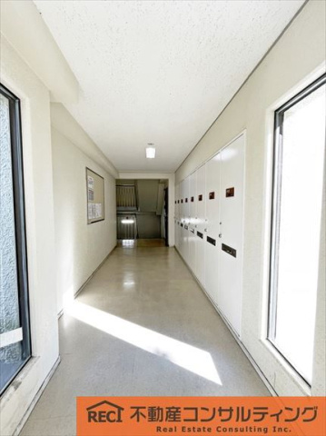 メゾン岡本のエントランス