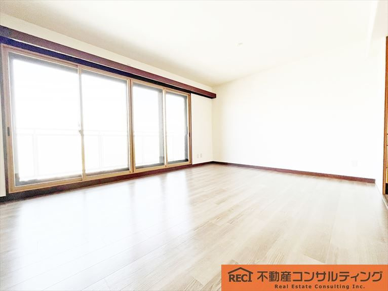 メゾン岡本の洋室|JR甲南山手駅まで徒歩8分