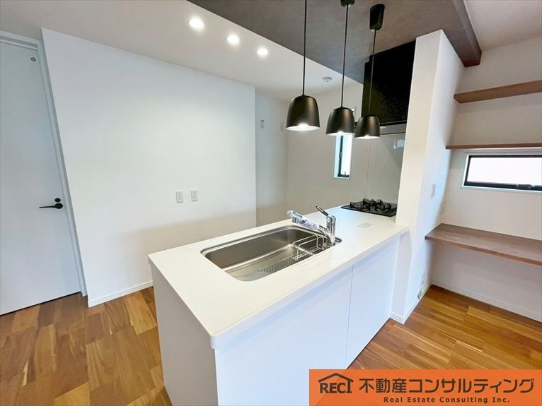 神戸市灘区薬師通4丁目　新築戸建　2号地の内装