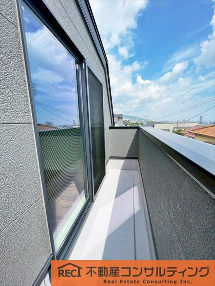 神戸市灘区薬師通4丁目　新築戸建　2号地のバルコニー