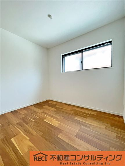 神戸市灘区薬師通4丁目　新築戸建　2号地の子供部屋