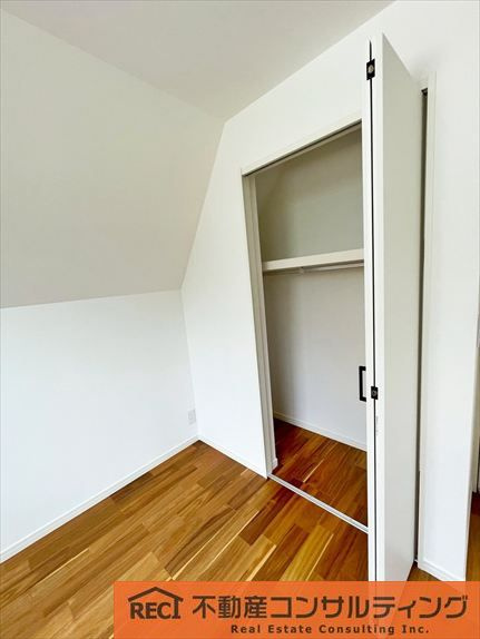 神戸市灘区薬師通4丁目　新築戸建　2号地の洋室