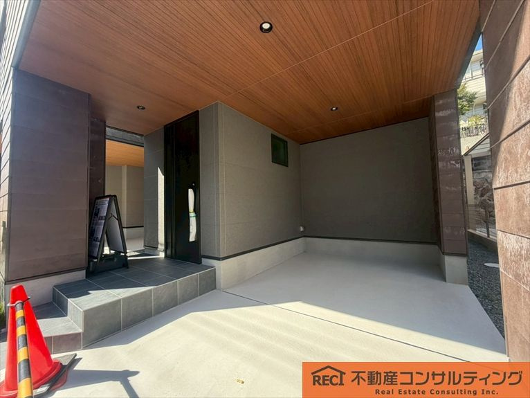 神戸市灘区薬師通4丁目　新築戸建　2号地の駐車場