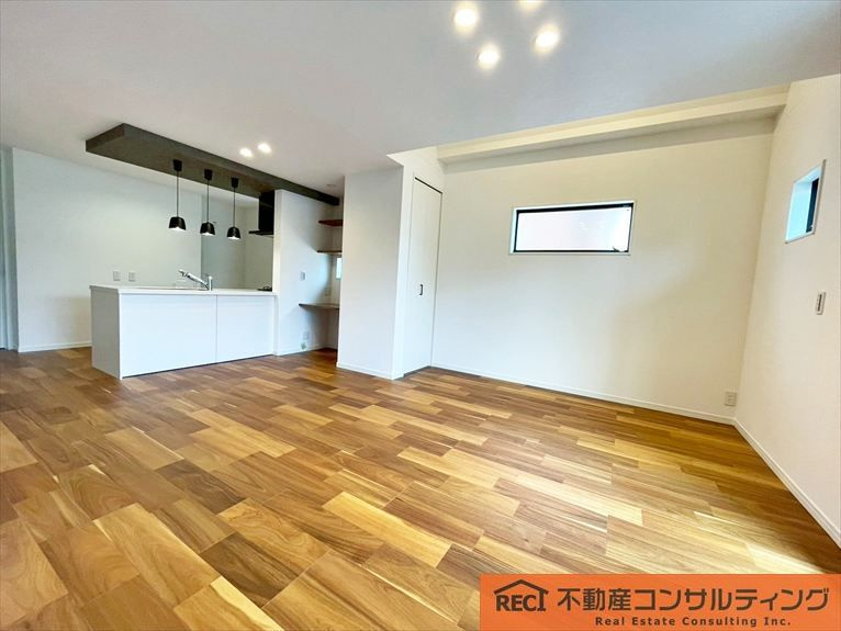 神戸市灘区薬師通4丁目　新築戸建　2号地の居間・リビング