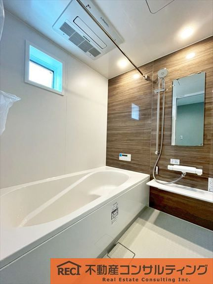 神戸市灘区薬師通4丁目　新築戸建　2号地の浴室