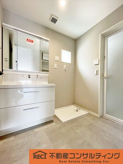 神戸市灘区薬師通4丁目　新築戸建　1号地の独立洗面台