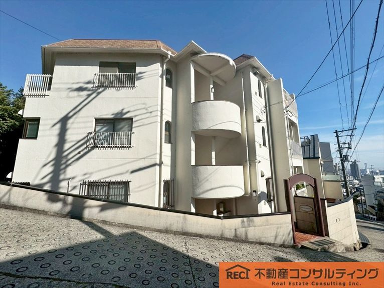 カルチェ六甲台の外観